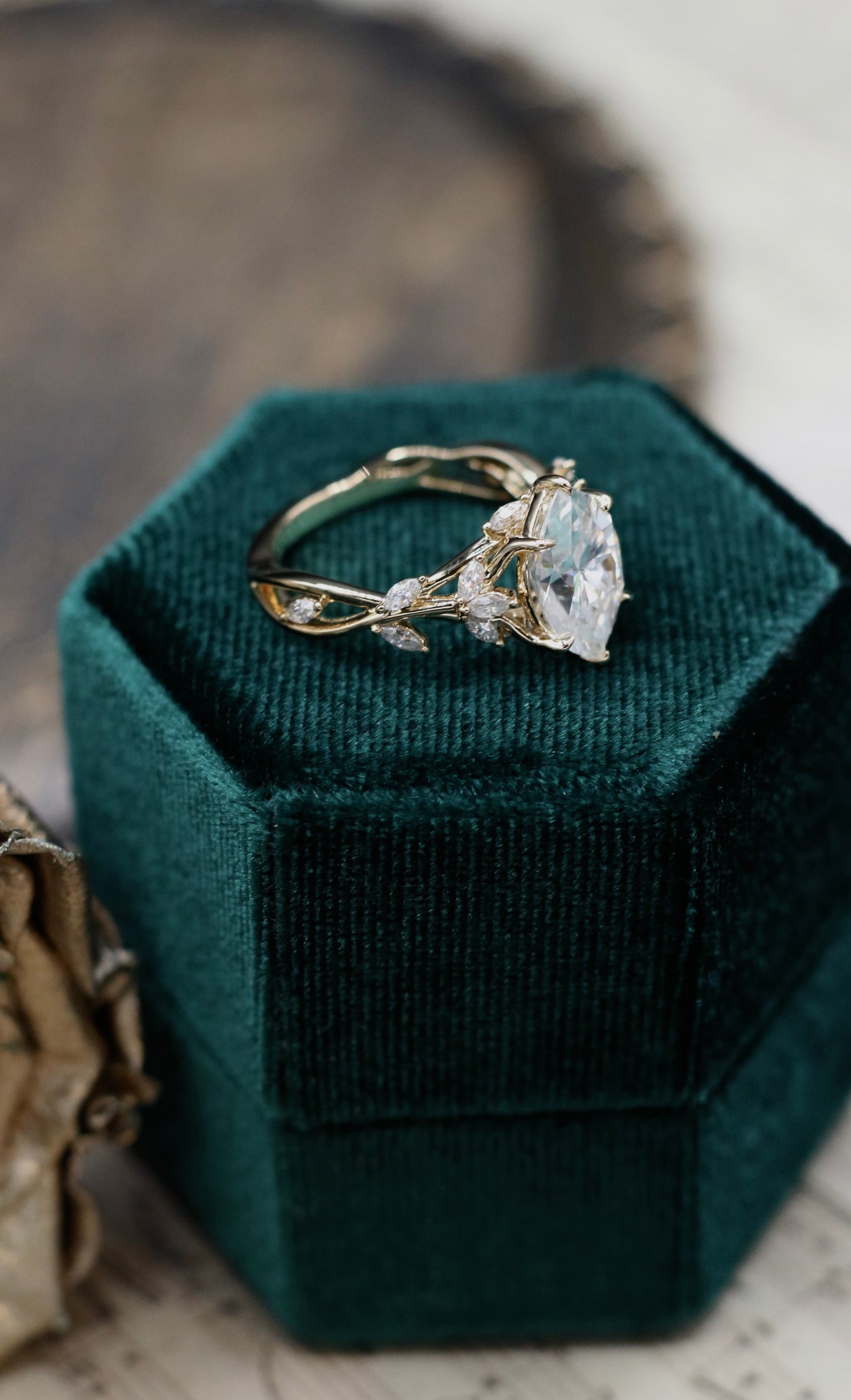 Whispering Vines Ring x Sterling Silver