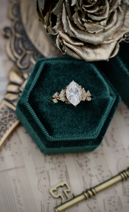 Whispering Vines Ring x Sterling Silver