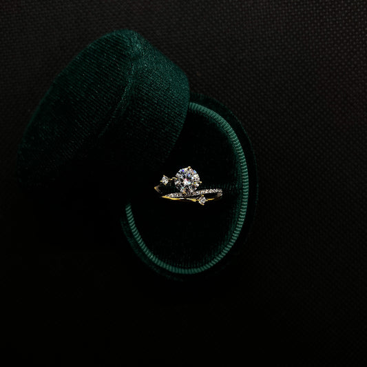 Dreamer’s Ring x Moissanite