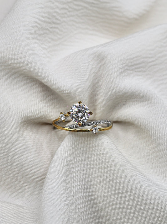 Dreamer’s Ring x Moissanite
