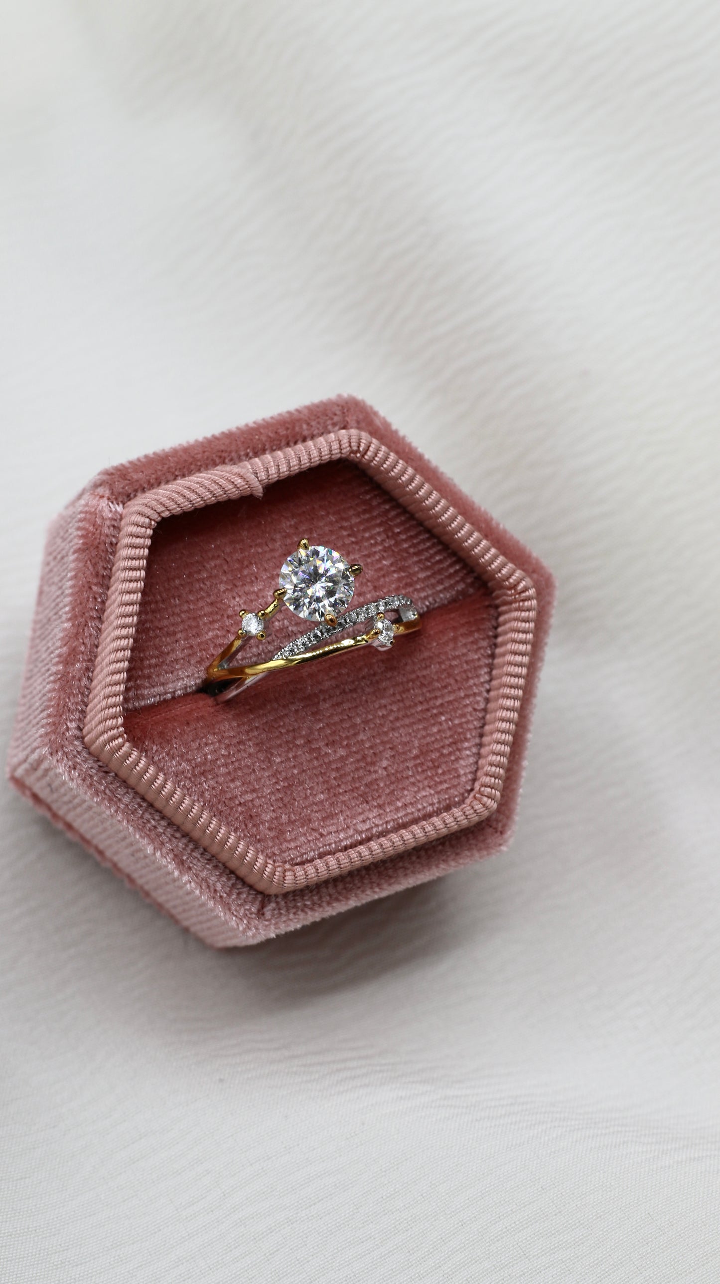 Dreamer’s Ring x Moissanite